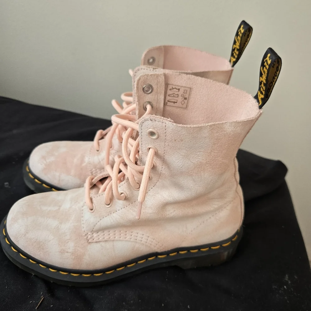 Dr. Martens Light Pink Tie Dye Combat Boots. Womens Size 8. EXCELLENT CONDITION! - Picture 7 of 14